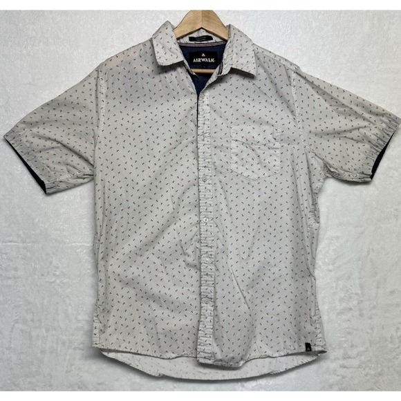 Airwalk Other - AIRWALK Men's Short Sleeve Button Down Shirt Sz L White w/Blue & Red Anchor